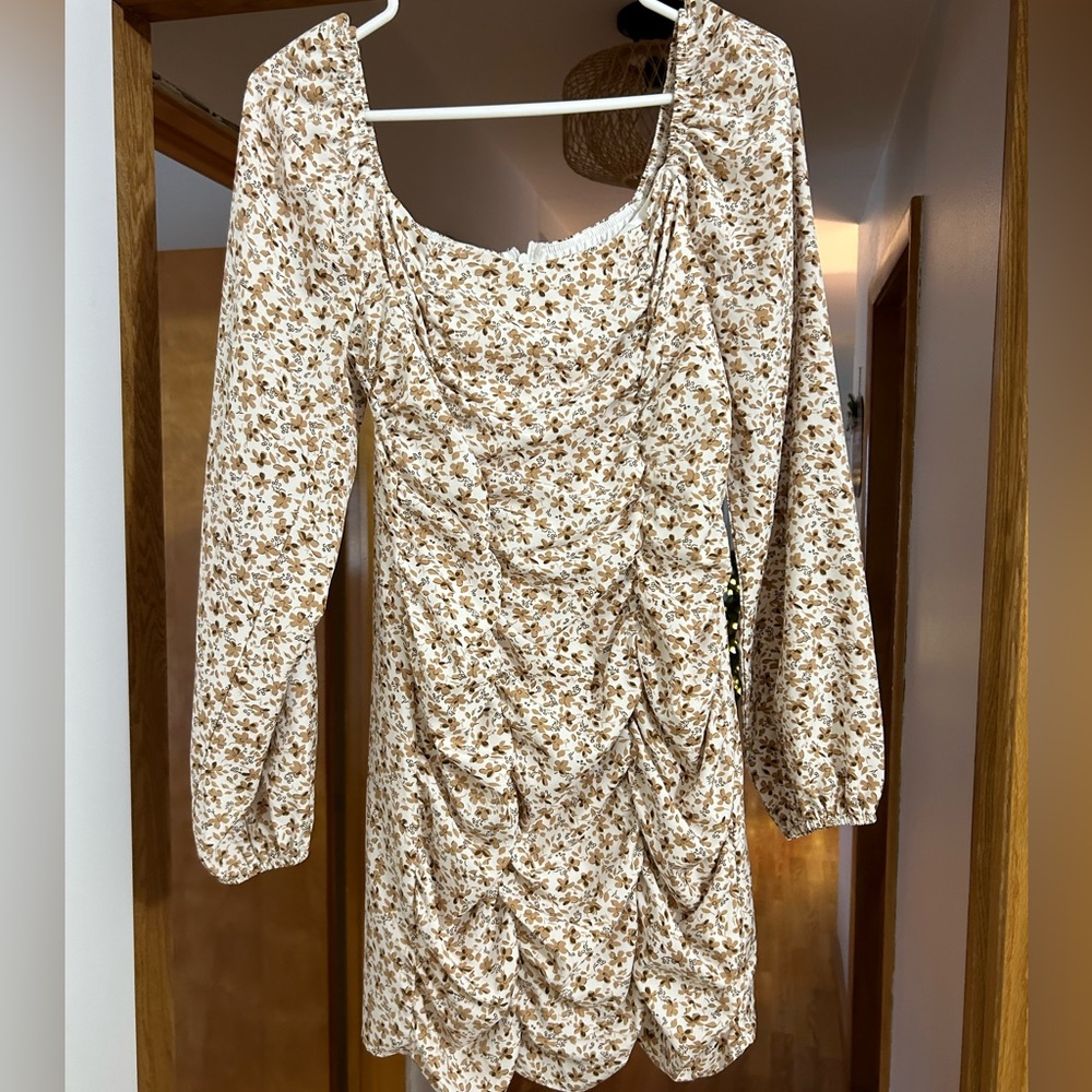 Floral Print Bodycon Dress - Picture 2 of 6